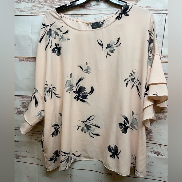 Sasha floral plus size top - Picture 1 of 3